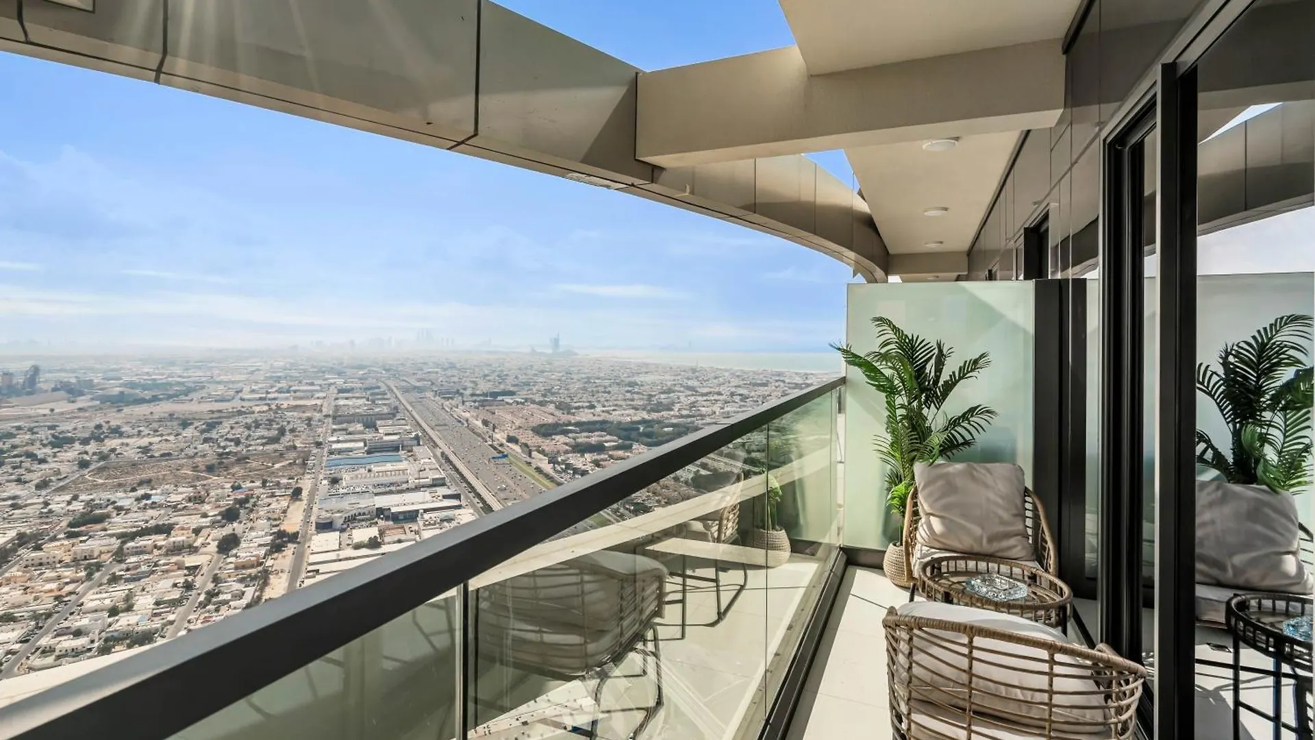 New Listing! 2Br With Balcony &City View, Aykon Tower Dubai 0*,