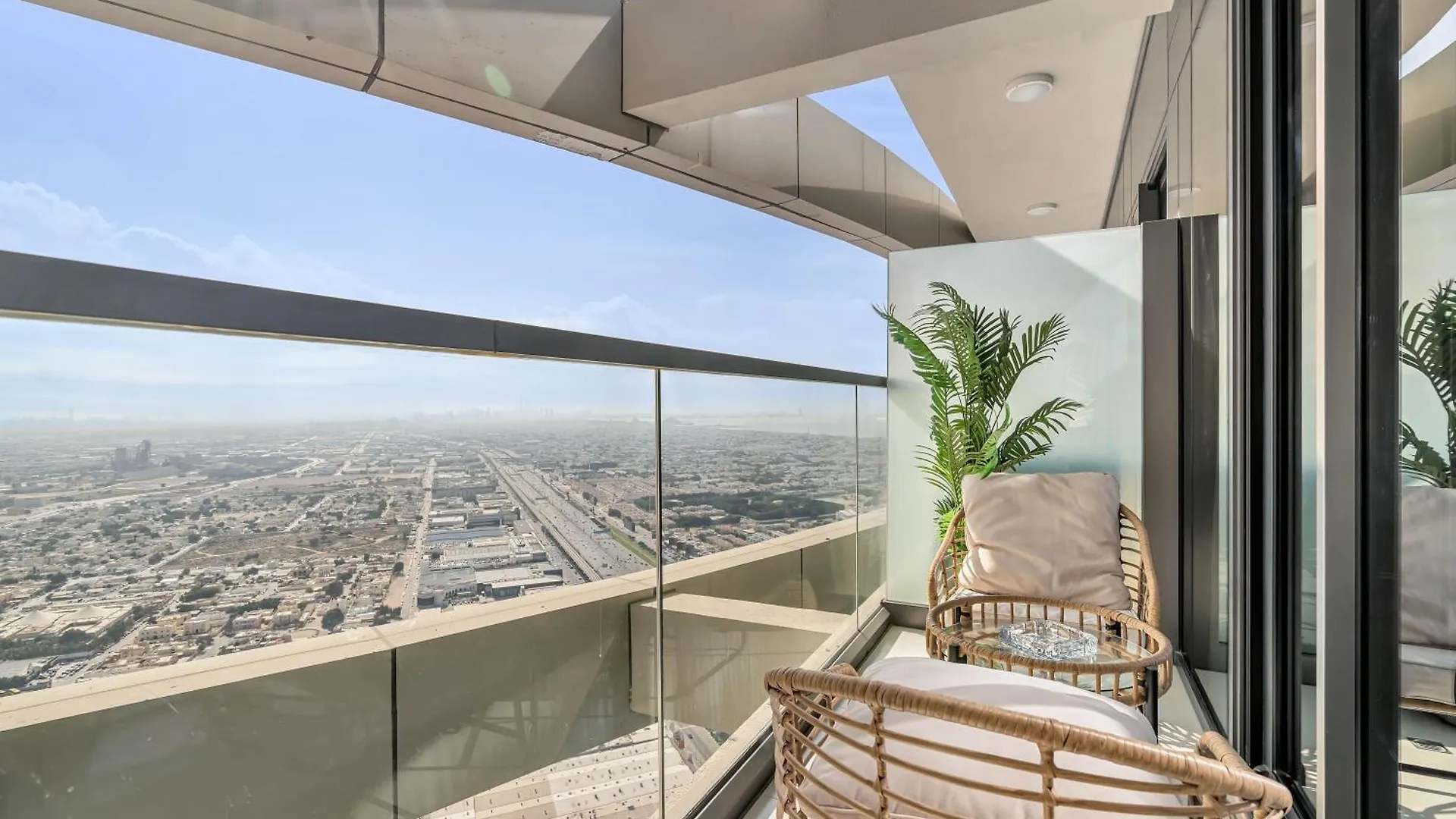 Apartment New Listing! 2Br With Balcony &City View, Aykon Tower Dubai United Arab Emirates